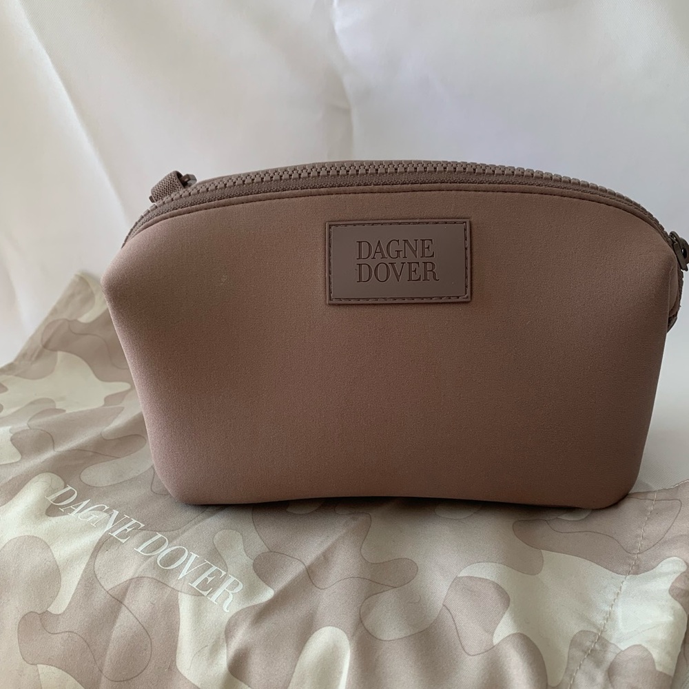 Danger Dover small toiletry bag in Dune.
